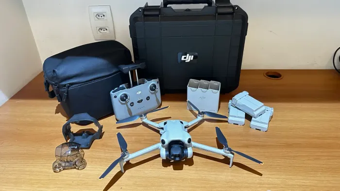DJI MINI 4 PRO KIT FLYMORE PLUS + CASE 