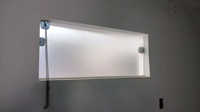 Basculante de vidro completo com partes metálicas