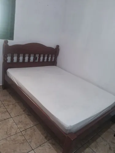 Cama de casal madeira
