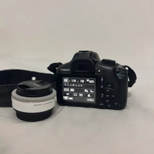 canon eos rebel t6 + lente ef 40mm f/2.8 stm