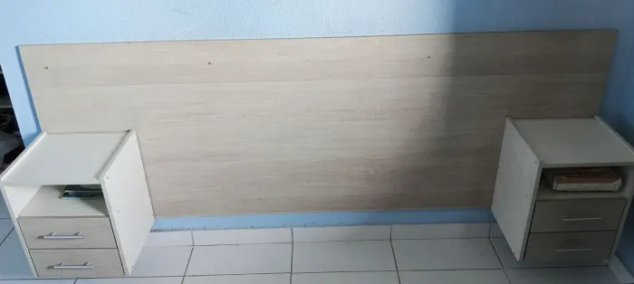 Cabeceira para casa de casal com criado mudo