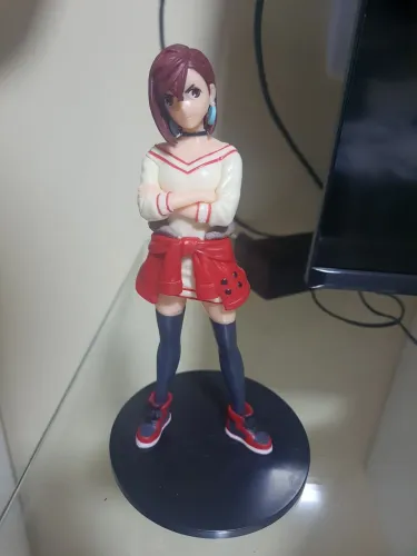Dan da dan Momo. Estátua.