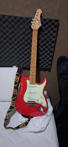 Guitarra Tagima T635 captação Fender e ponte Gotoh