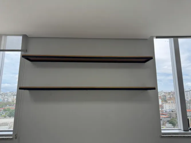 Prateleiras de Parede em MDF com Estrutura de Metalon