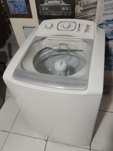 Máquina de lavar roupa Electrolux 15 k entrego ler anúncio 
