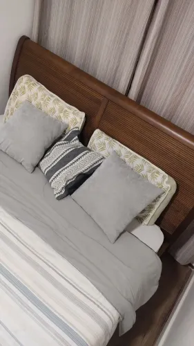 Cama em madeira