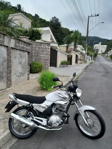 Linda YBR 125cc com Partida Elétrica...