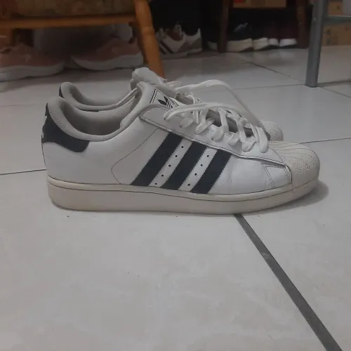 Tênis adidas superstar 41