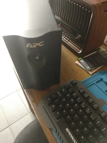 Nobreak Apc 1200 Va sem baterias em perfeito estado de funcionamento