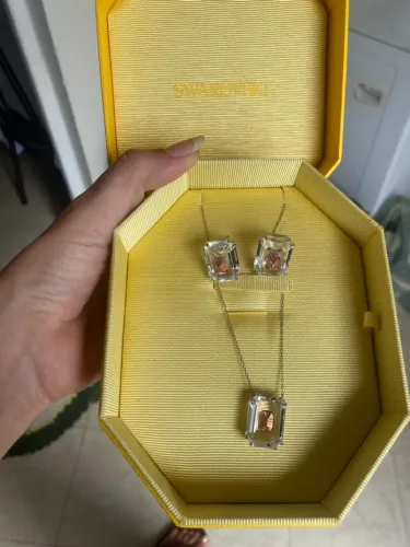 Joia swarovski em prata com quartzo rosa 