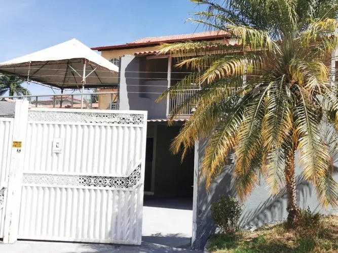Alugo casa ampla com quintal, terraço e vista, na Vicente Pires, próximo ao taguá parque