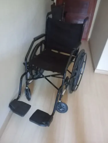 Vendo 2 cadeiras de rodas