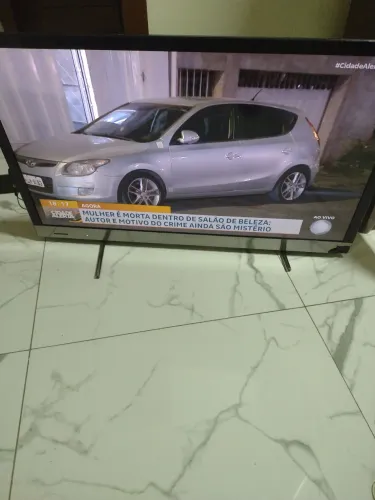 Vende-se uma televisão 42 polegadas marca Sony usada tem o defeito na quina da tv