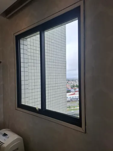 JANELA ALUMÍNIO PRETO LINHA SUPREMA USADA 