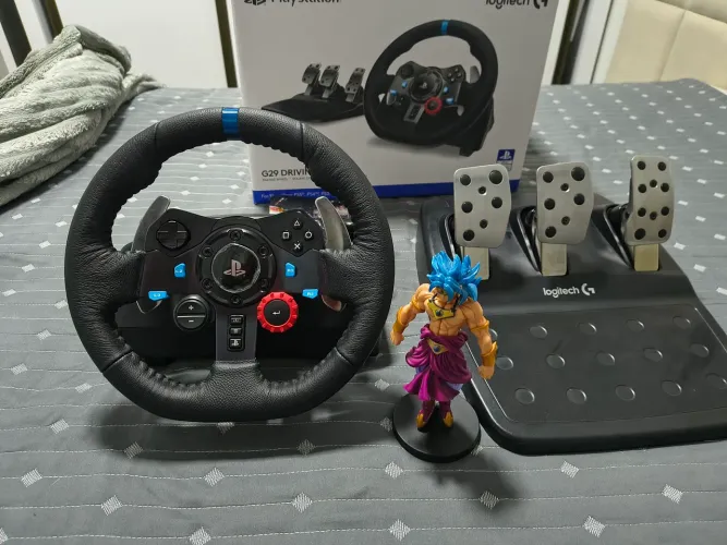 VENDO VOLANTE LOGITEC  G29 ZERADO, NA CAIXA POUCO TRMOO DE USO