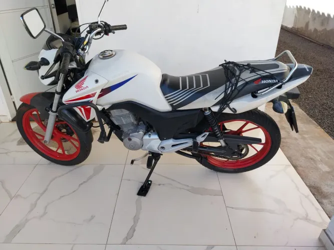  CG Titan  EX 150 X  Carro. Completa , pago documento 2026.