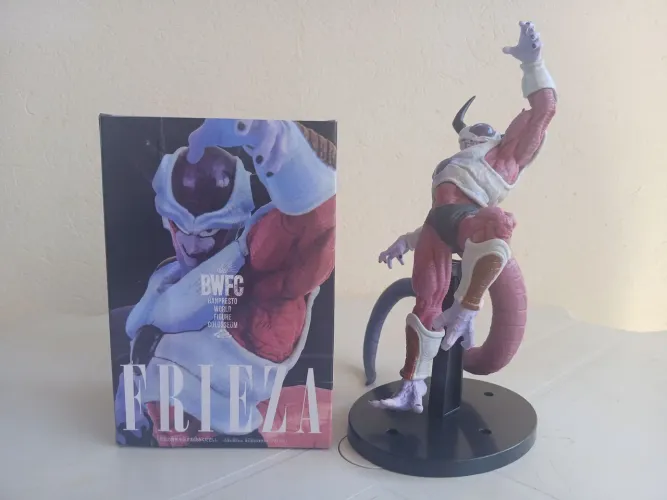 Action figure Freeza Segunda Forma