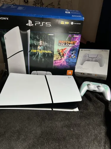 Ps5 com pouco tempo de uso com 1 controle, aceito troca no Xbox series x 