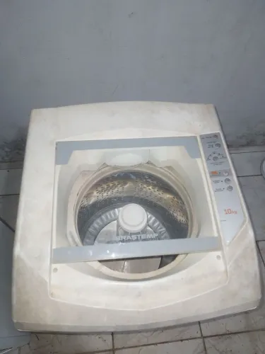 Maquina Brastemp 10 quilos com detalhes de uso mas funciona perfeitamente vendo barato .