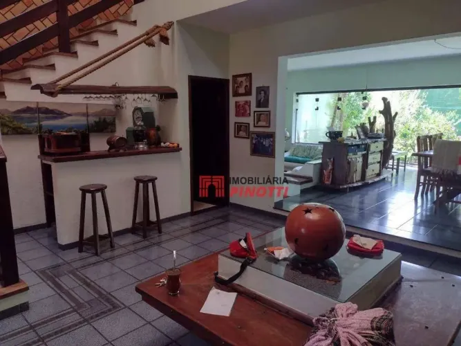 Sobrado com 5 dormitórios para alugar, 300 m² por R$ 13.334,00/mês - Jardim do Mar - São B