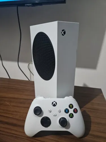 Xbox Series S 512GB + 13 Jogos Digitais