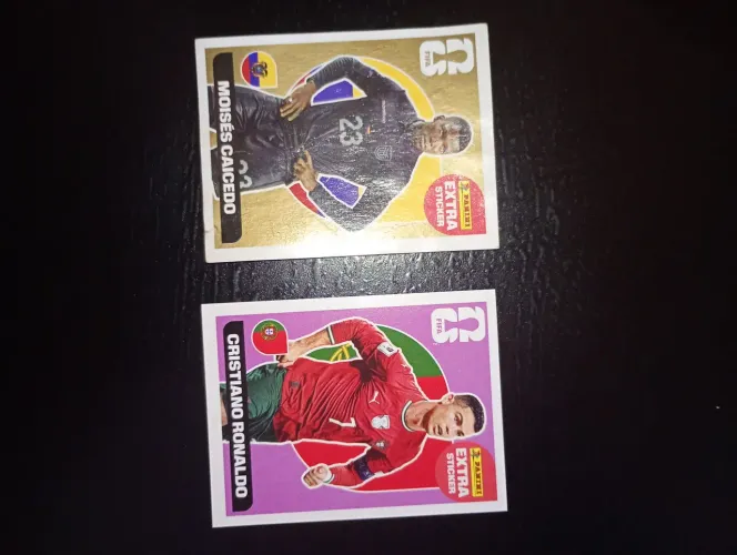 Figurinha Extra Cristiano Ronaldo Bordo e Moisés Caicedo Ouro