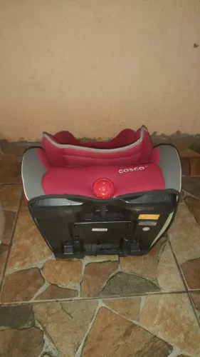 Cadeirinha de bebê para carro com regulagem de altura