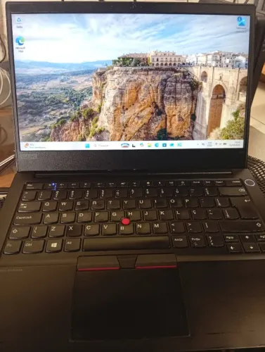 Notebook Lenovo ThinkPad E14 20RB Intel Core i5 10210U 16 GB SSD 512 14"