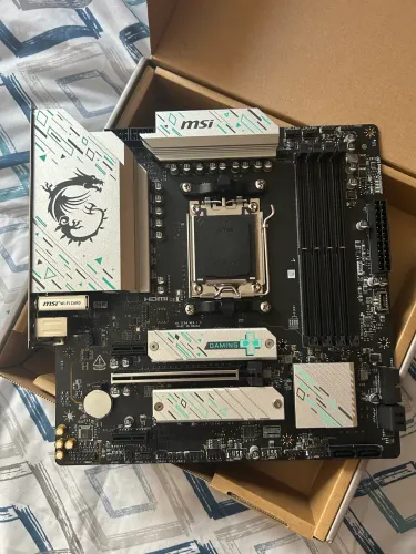 Placa mãe B650m gaming plus wifi MSI AM5 DDR5