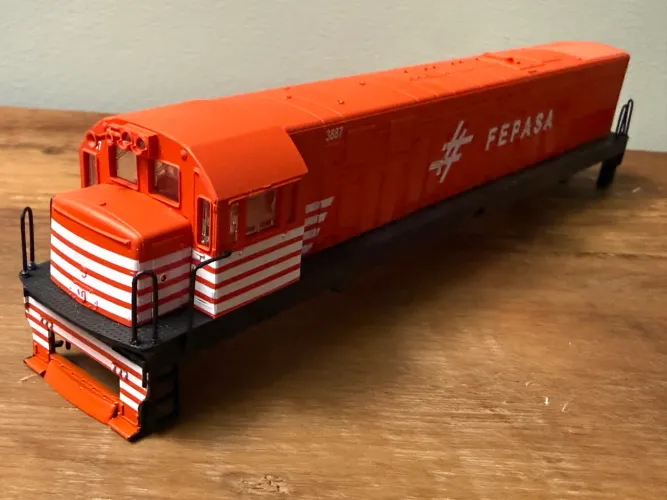 Carcaça Locomotiva U20C Fepasa - Frateschi