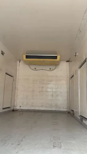 Bau refrigerado com aparelho acoplado e eletrônico para 15-