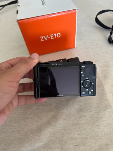 Sony zv-e10 POUCO USADA