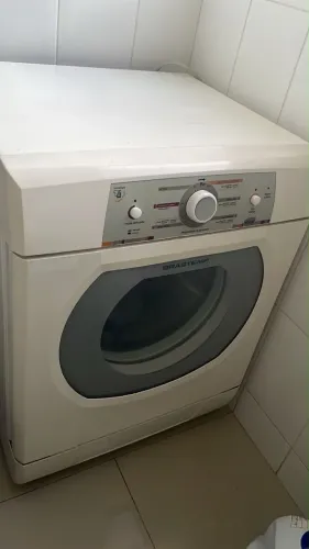 Máquina de secar roupas Brastemp