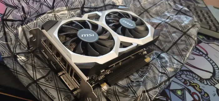 Placa de Vídeo GTX 1650 MSI GDDR6 - Seminova (Nunca Aberta)