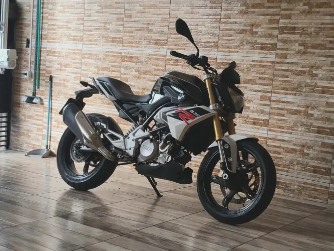 Linda moto km baixo 
