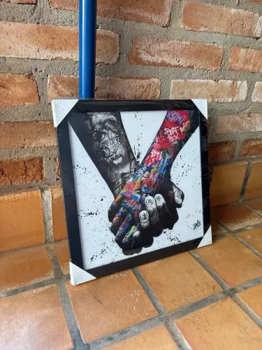 Quadro Grafitti Craig mãos dadas nova