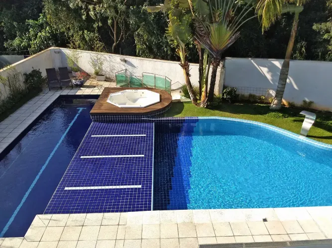 Casa de condomínio para aluguel e venda tem 1213 metros quadrados com 4 quartos