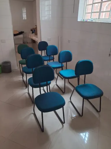 Cadeiras práticas e confortáveis