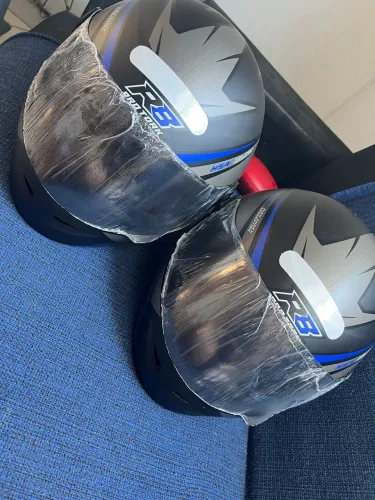 Par de Capacete pra moto e 1 fone já instalado