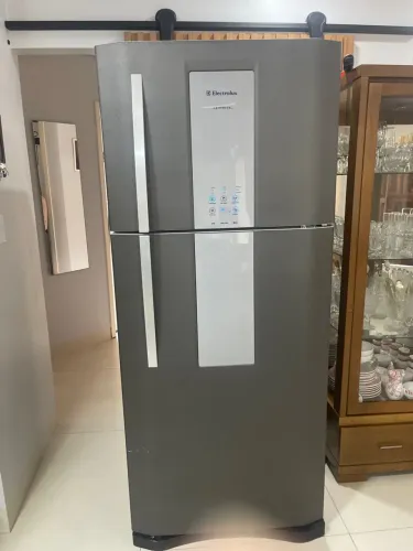 Vende-se geladeira Eletrolux DF80