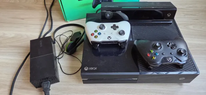 Xbox One Original + Kinect + Controle + 9 Jogos