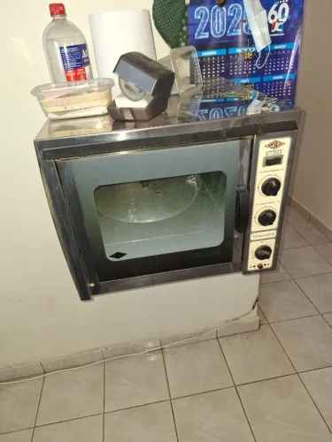 Forno elétrico Layr Luxo 2,4 50x50 c/ suporte
