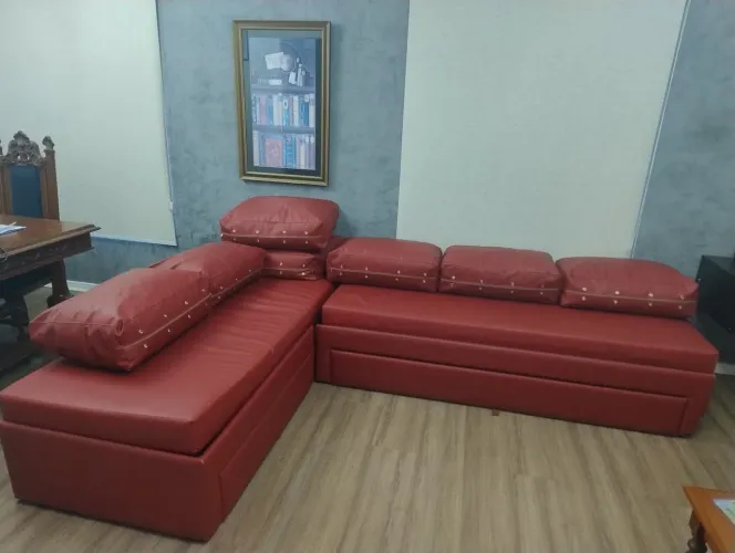 Sofá cama de couro