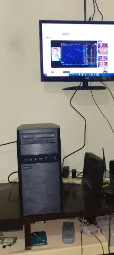 Gabinete PC i7 7600k 16 GB GT 610 2GB de memória SSD 240 impecável