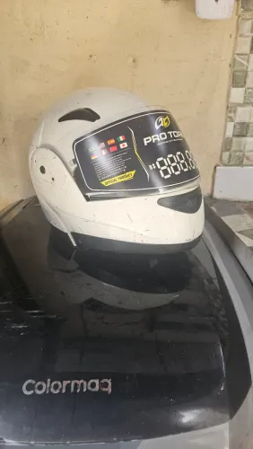 Capacete branco
