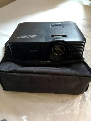 Projetor de multimídia Acer.