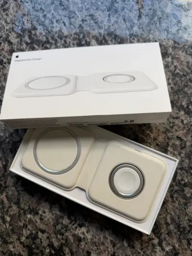 MagSafe Duo apple