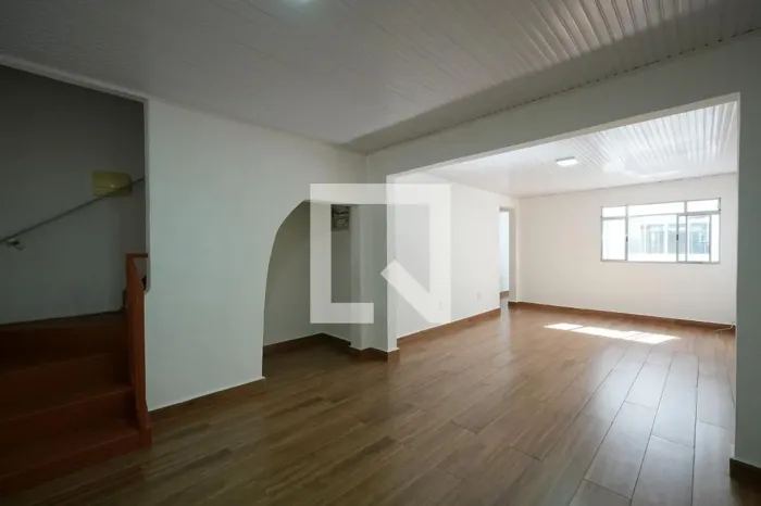 Casa à Venda - Cambuci, 2 Quartos, 100 m2
