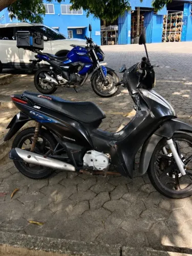 Em bom estado único dono.
