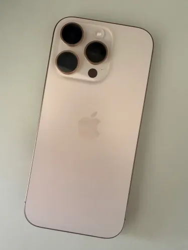 Vendo Iphone 16 pro 256gb na cor rosé